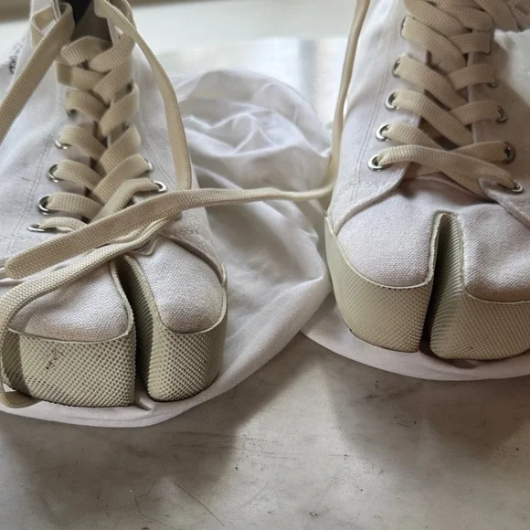 Maison Martin Margiela Cream Tabi Sneakers